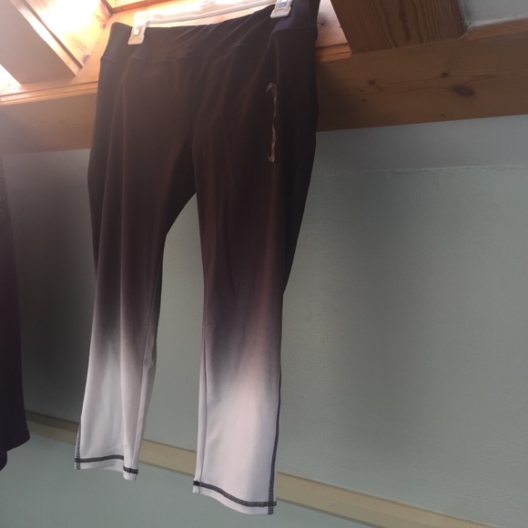 Forever 21 Capri Workout Pants - Picture 2 of 4